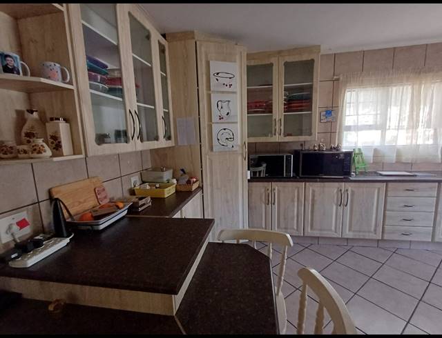 3 BEDROOM TOWNHOUSE TO LET IN ARCON PARK